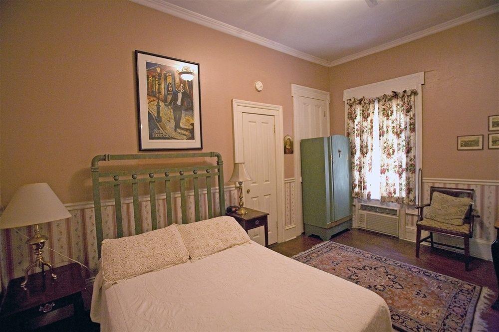 Fairchild House Bed & Breakfast นิวออร์ลีนส์ ภายนอก รูปภาพ